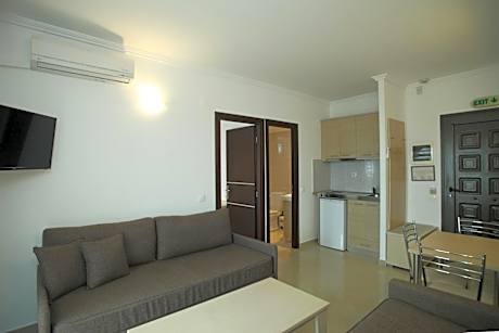 One-Bedroom Apartment with Sea View