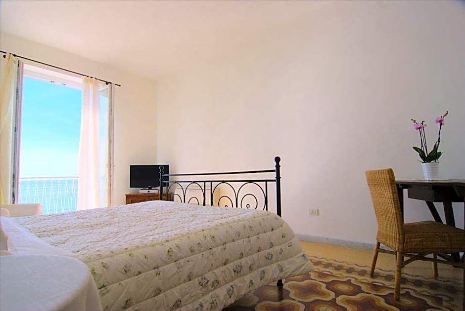 Photo 1 of 8 of Suite, Sea View