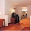 Econo Lodge Inn & Suites Forest