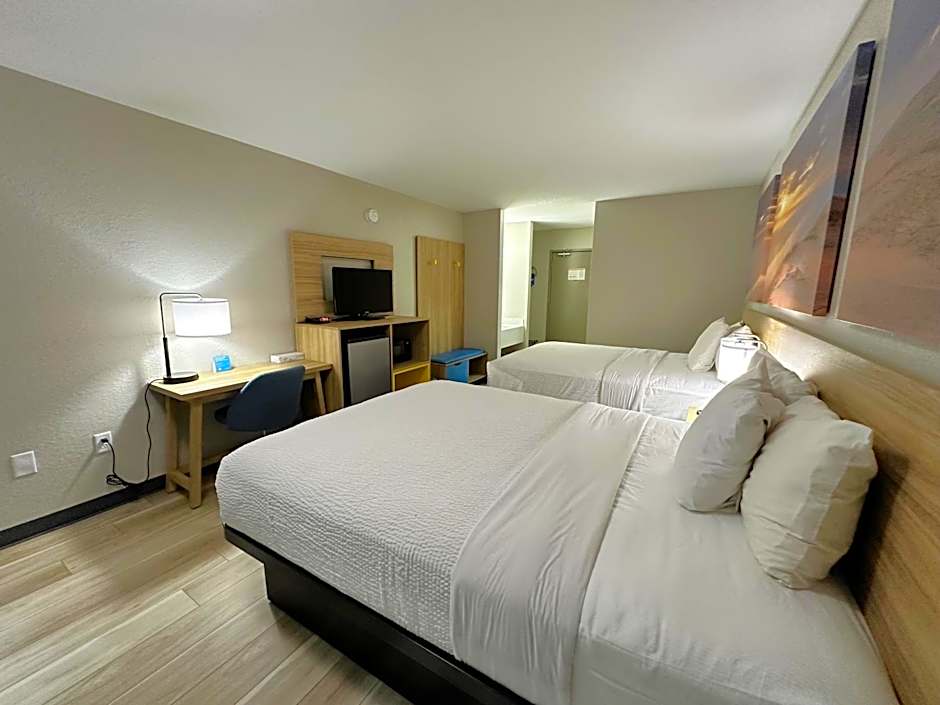 Days Inn by Wyndham Holland