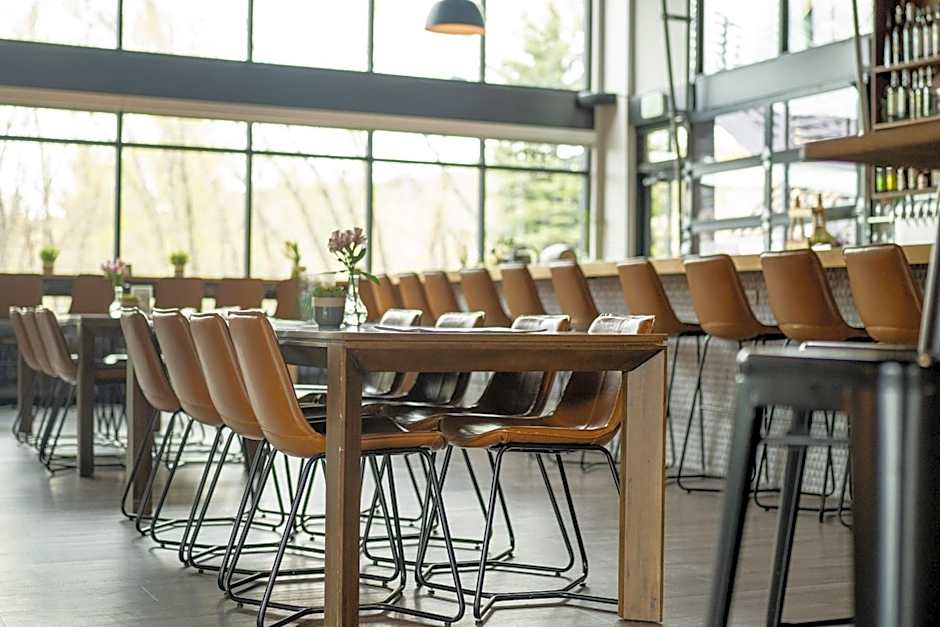 The Block Hotel & Commons