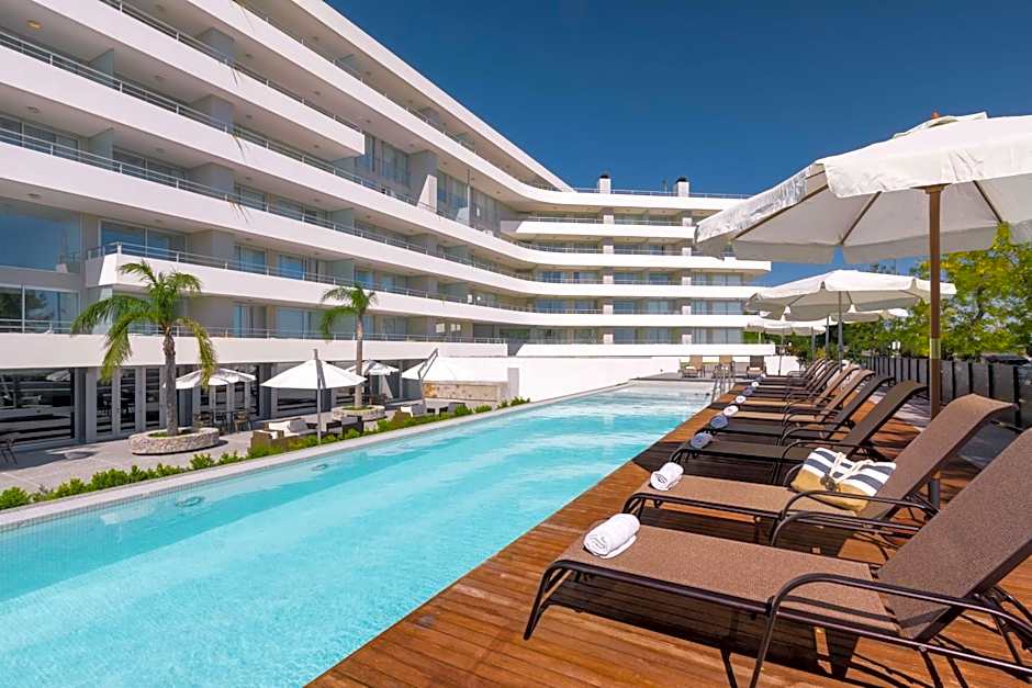 Dazzler by Wyndham Colonia