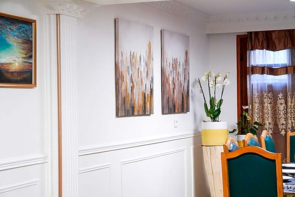 La Maison Charentonneau