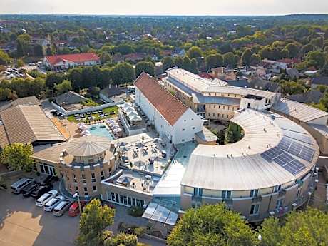 CE Plaza Hotel