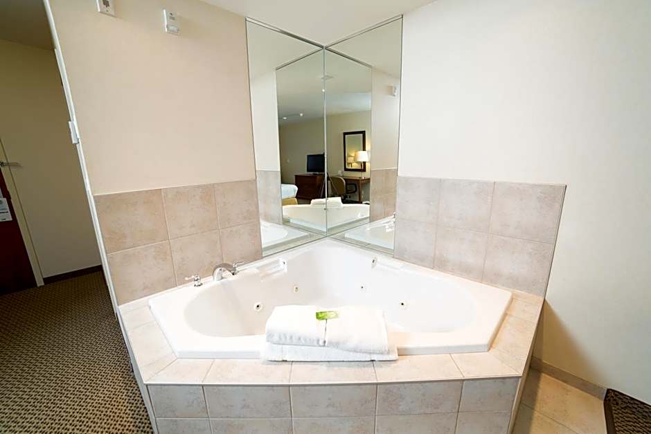 Holiday Inn Express & Suites Drayton Valley By IHG