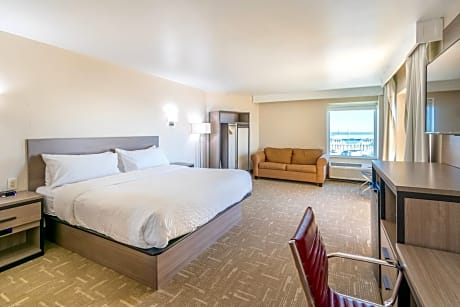 King Suite - Accessible/Non Smoking