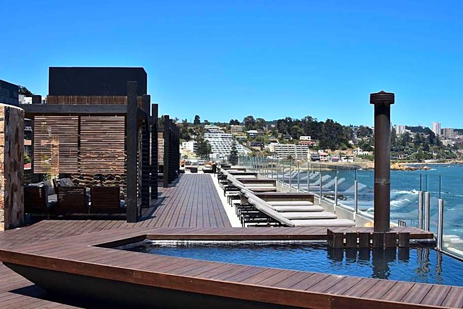 Radisson Blu Acqua Hotel & Spa Concon