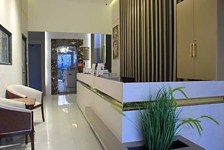 Azmal Hotel & Suites