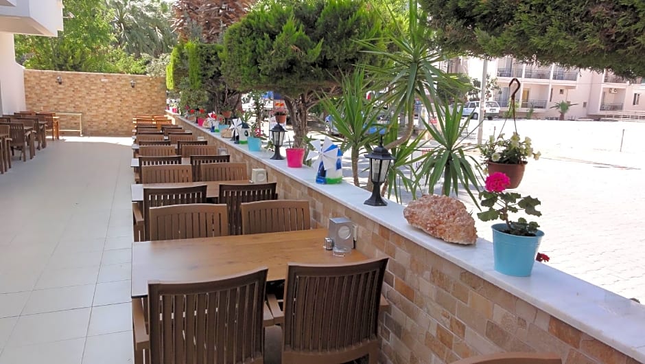 Altinersan Hotel Altinkum