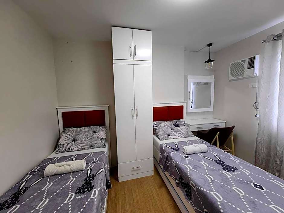 2 BR Loop Tower 1524