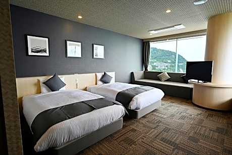 Suite Japanese-Style-Room with 12 Tatami mats (Top Floor) (Sea Side) - Shower Only - Non-Smoking