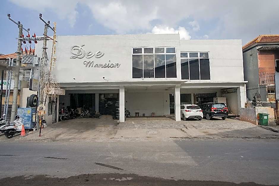 Dee Mansion