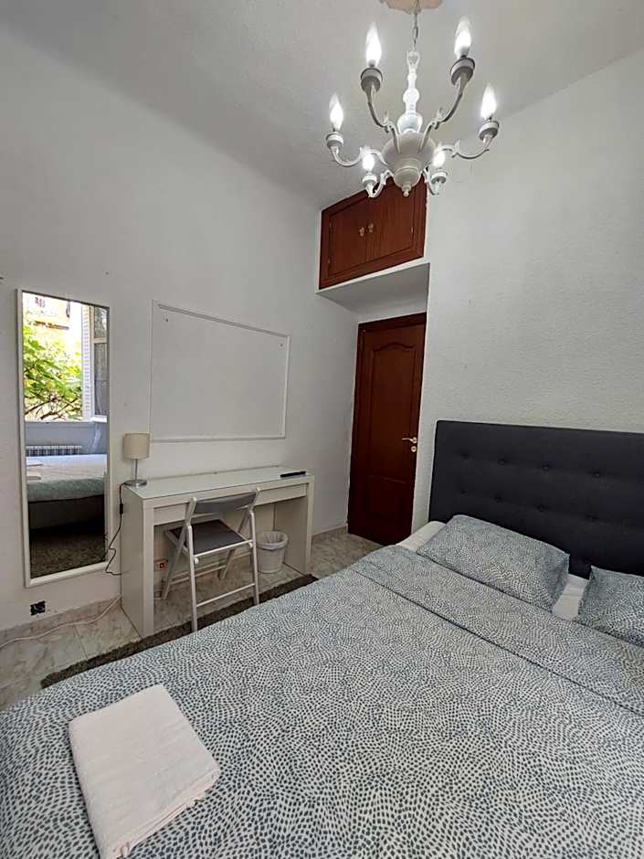 N1 Casa de Madrid - greenpeace line