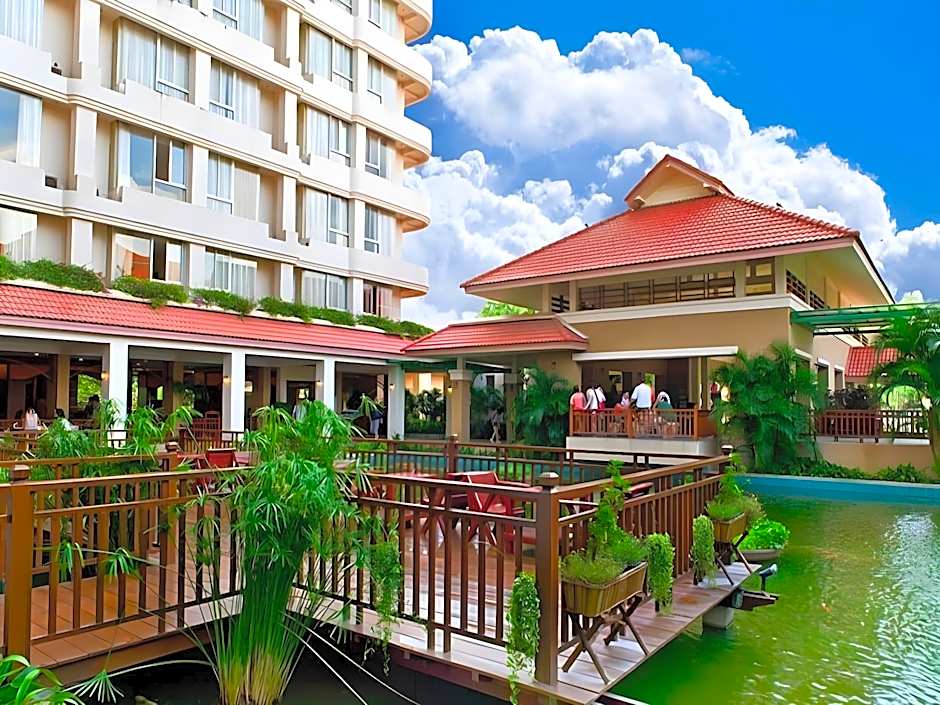 Eastern Grand Palace Hotel