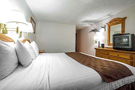 King Room - Accessible/Non-Smoking