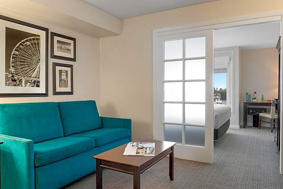 Peacock Suites