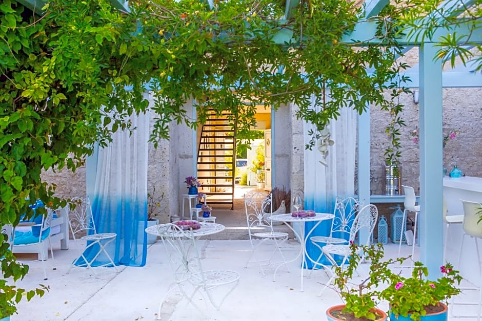 Alura Hotel