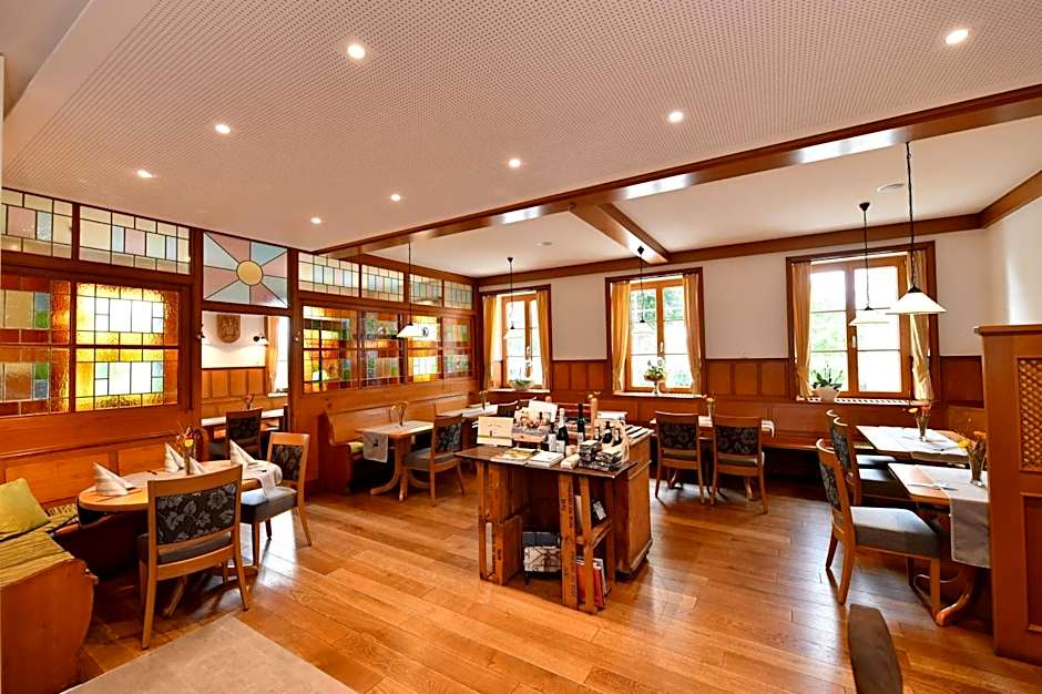 Land-gut-Hotel Landgasthof zur Rose