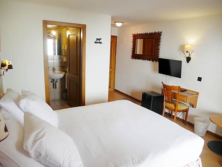 Between Boutique Hotel