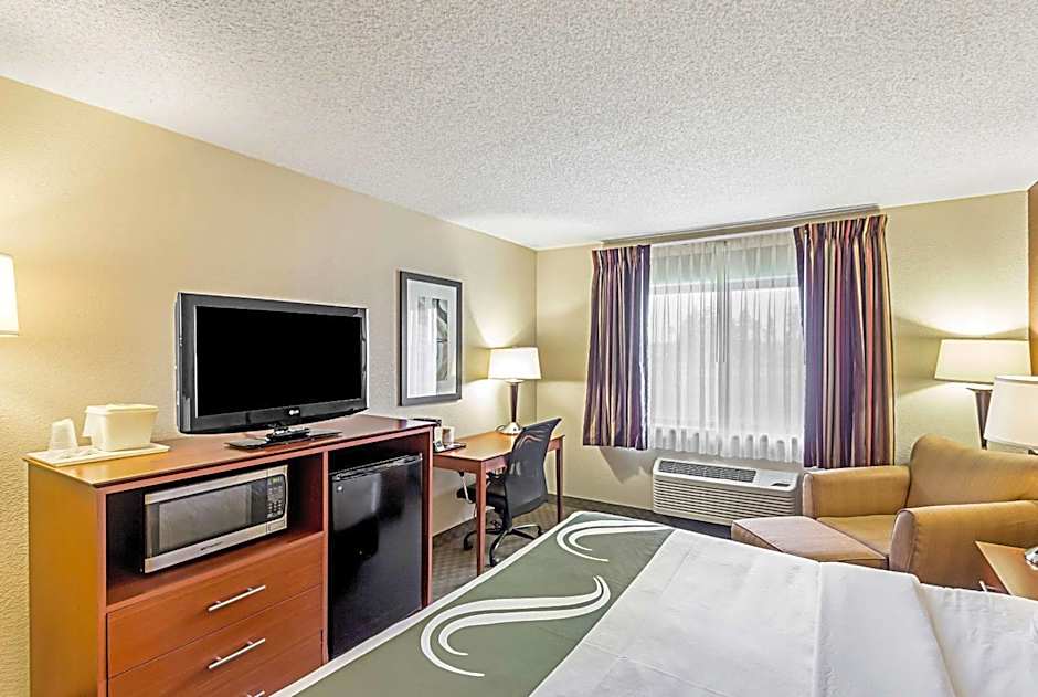 Quality Inn Sheboygan North I-43