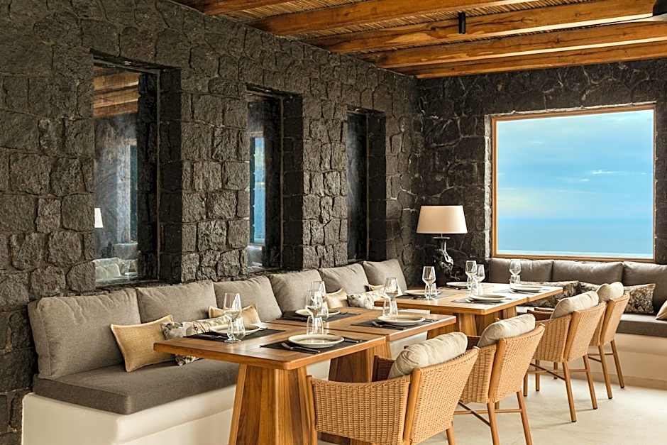 NĒRO Boutique Hotel
