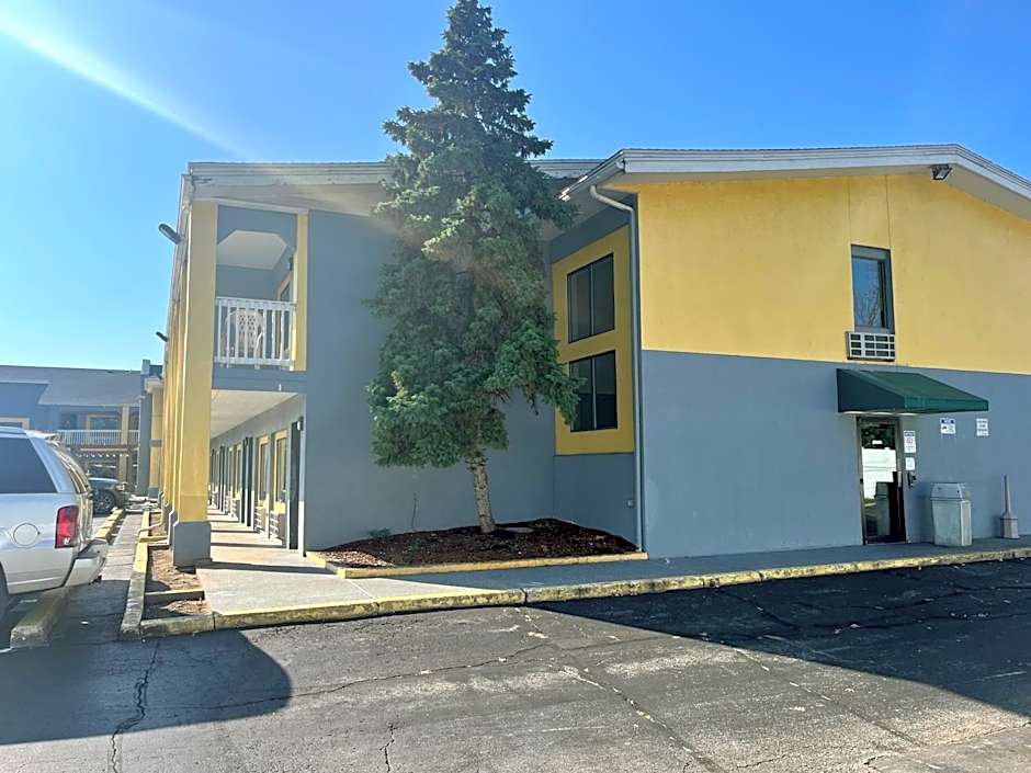 Quality Inn Grand Rapids Near Downtown