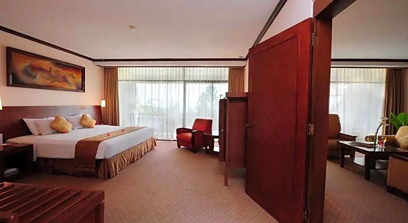 Patra Semarang Hotel & Convention