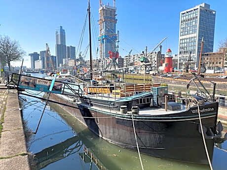 Boat Rooms on Water b&b