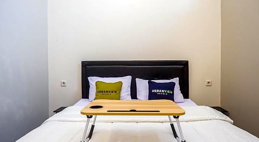 Urbanview Hotel near Alun Alun Tegal