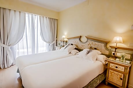 Two-Bedroom Apartment (4 Adults)