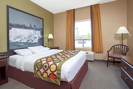 One-Bedroom Deluxe Queen Suite - Non-Smoking