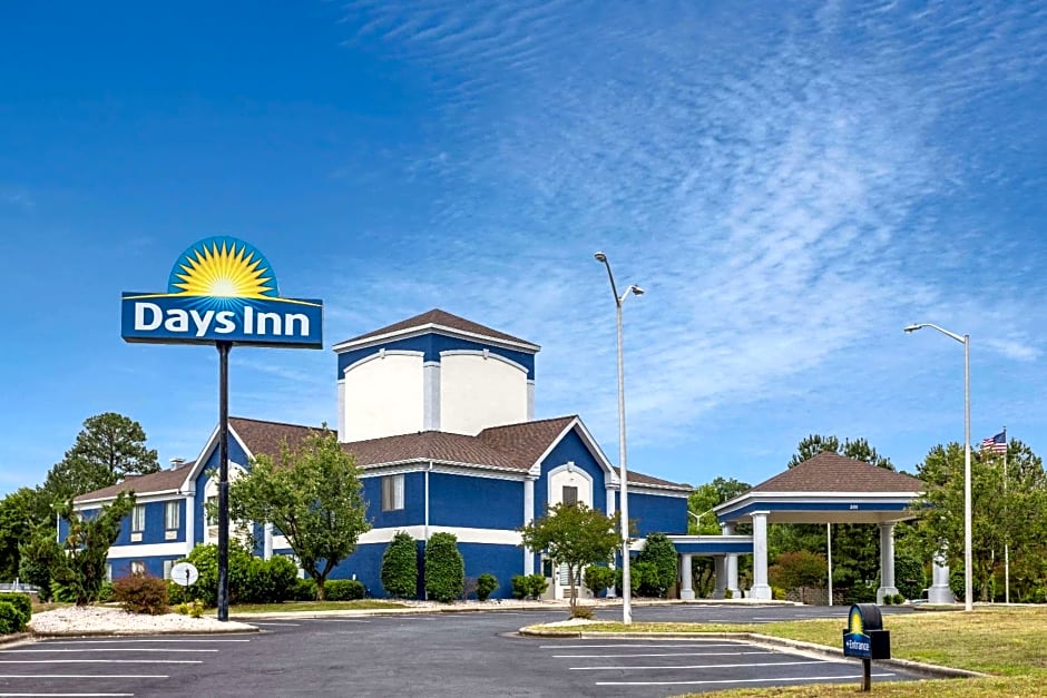 Days Inn by Wyndham Louisburg