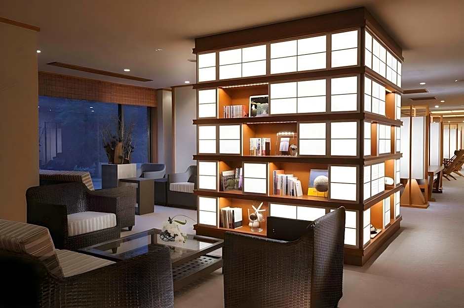 Toba Hotel International