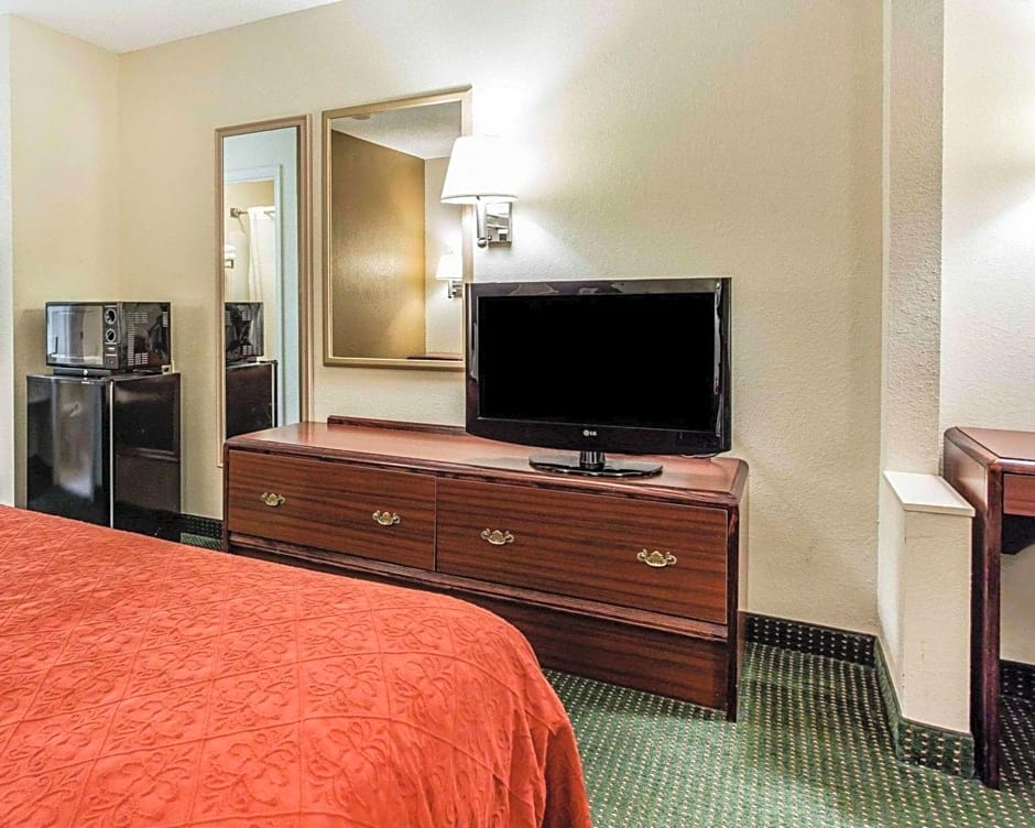 Quality Inn & Suites Stockbridge Atlanta South I-75