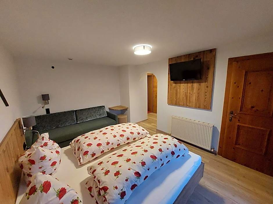 Hotel & Alpengasthof Pinzgerhof