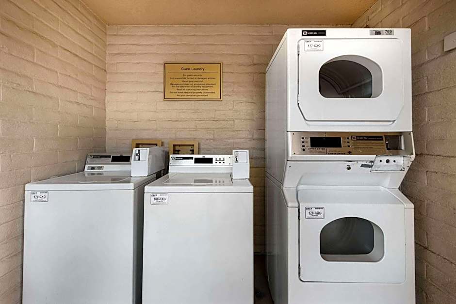 La Quinta Inn & Suites by Wyndham Albuquerque Northeast