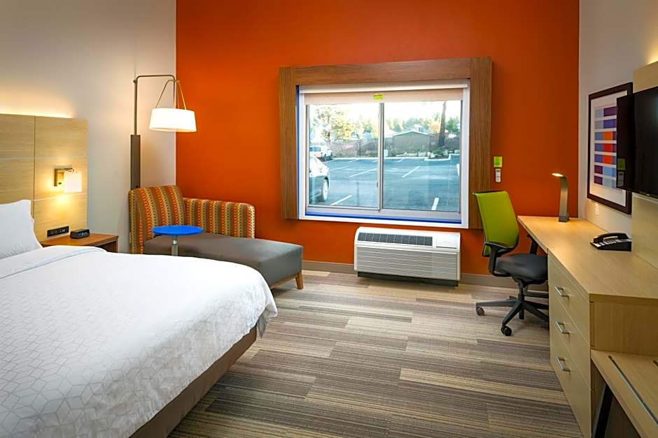 Holiday Inn Express & Suites Bend South By IHG