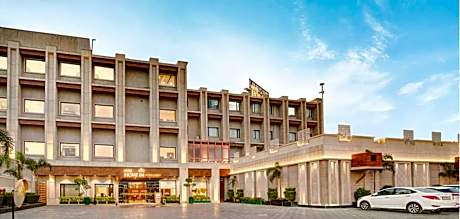 Hotel Home In (By Amrik Sukhdev)