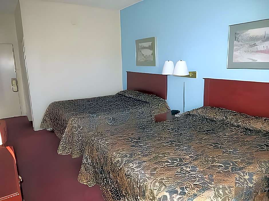Super 8 by Wyndham Knoxville Downtown Area