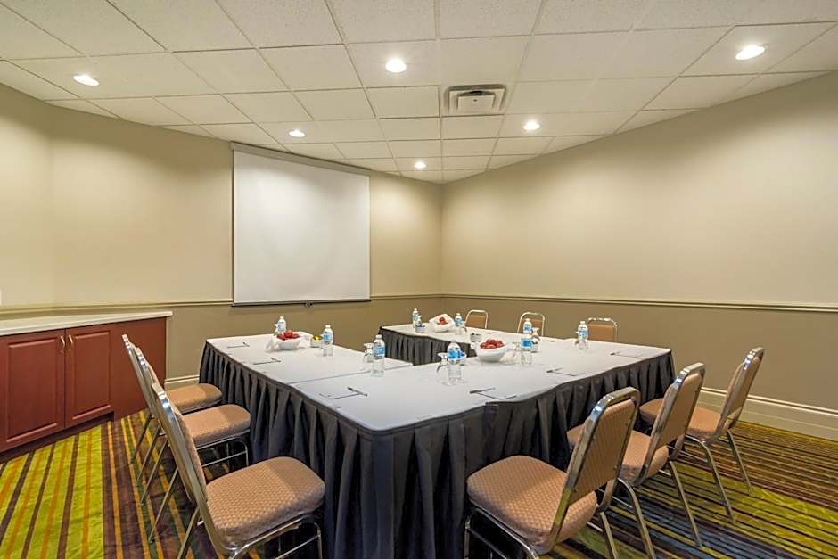 Clarion Hotel & Conference Center Sherwood Park