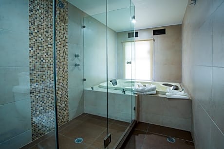 SUITE CON JACUZZI
