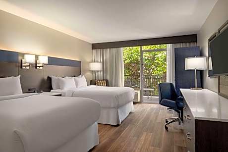 2 Double Beds Non-Smoking