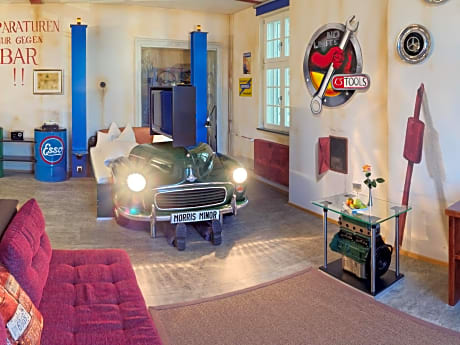 Themed Double Room Fahrkultur (Driving Culture)