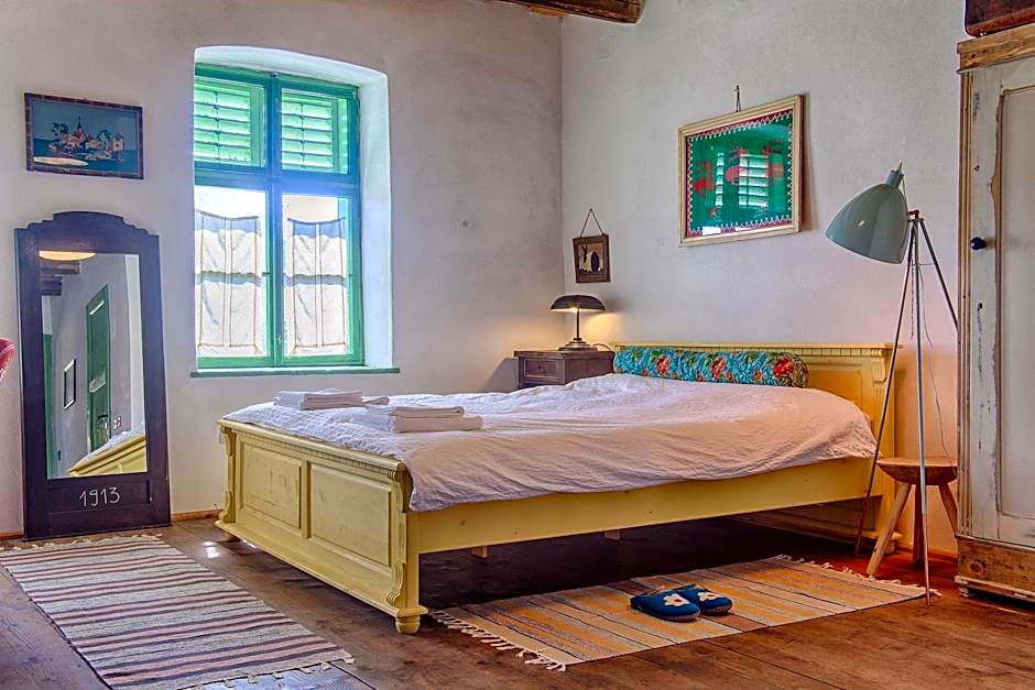 Viscri 32 - White Barn and Blue House