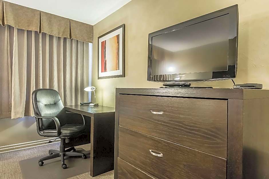 Quality Hotel & Conference Centre