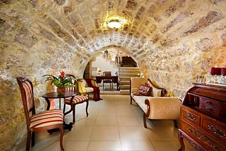 Archontiko Old Town Suites