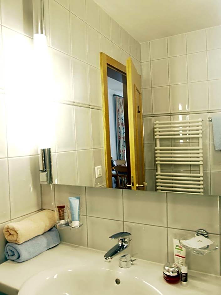 Apart-Garni Motnaida