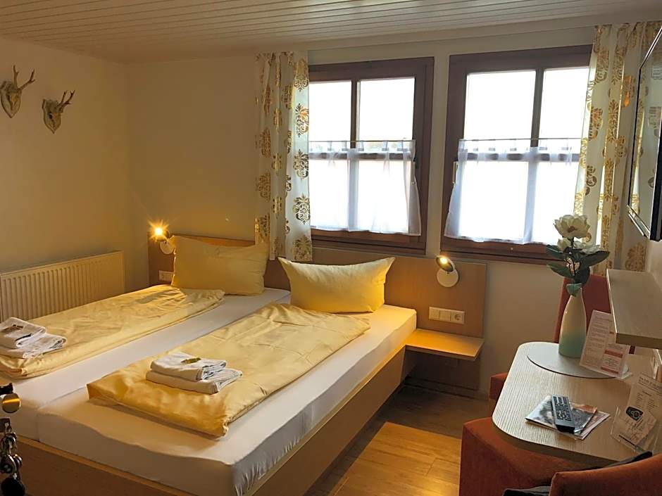 Hotel - Restaurant Hirschen - Werneths Landgasthof beim Europa- Park Rust