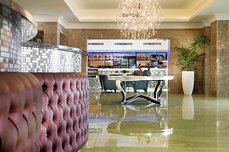 Swan River Hotel (Formerly known as International on the Water Hotel)