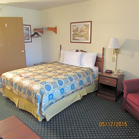 1 Queen Bed, Mobility Accessible Room, Non-Smoking